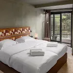 Hillview Grandvoir Hotel 4*