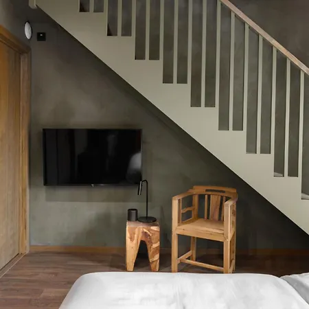 ホテル Hillview Grandvoir 4*